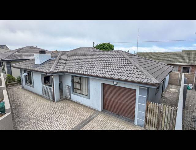 3 BEDROOM HOUSE FOR SALE IN DANA BAY